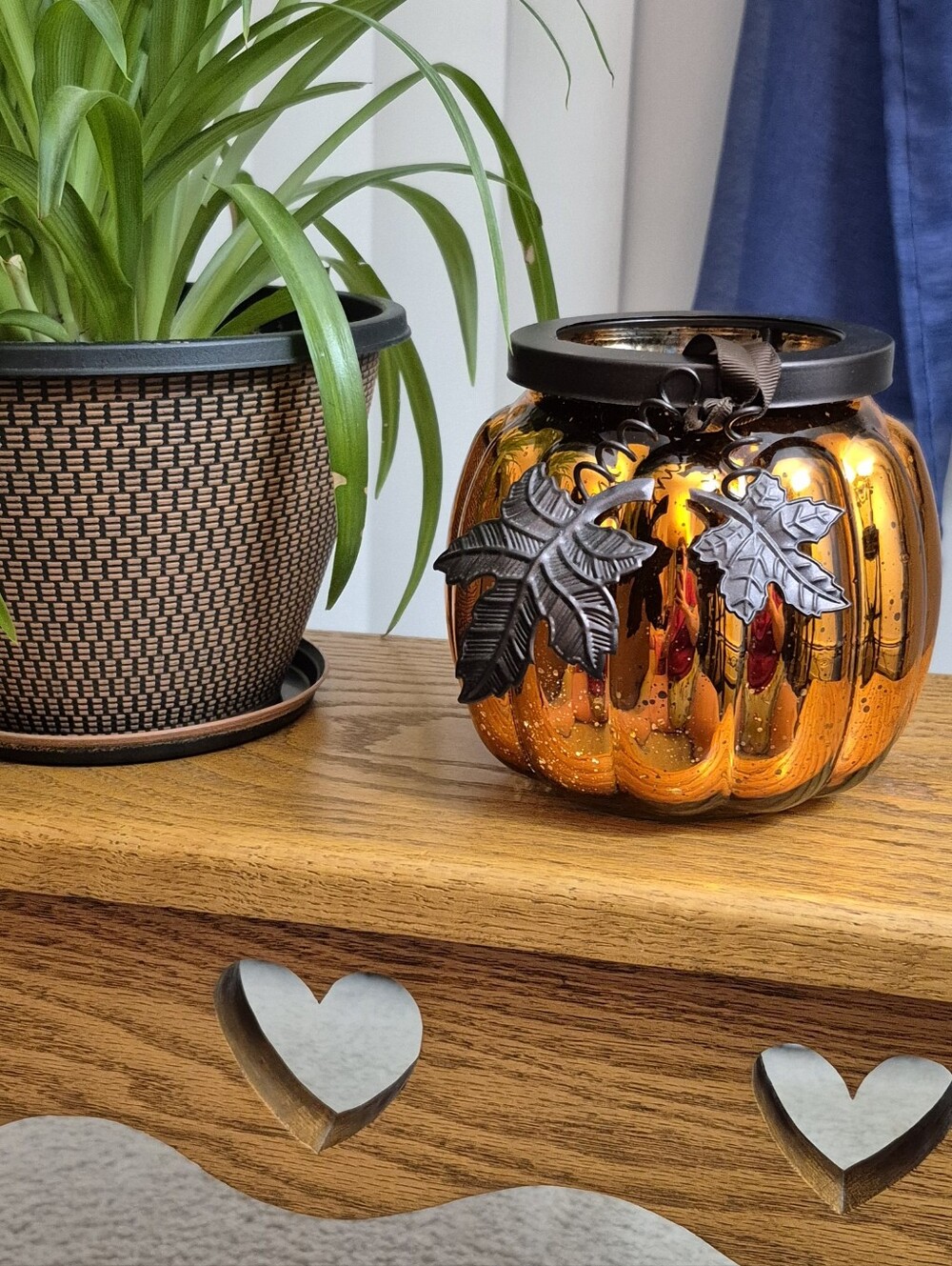 Hallmark Glass Pumpkin Candle Holder with Battery Operated Candle. NEW WITH TAGS